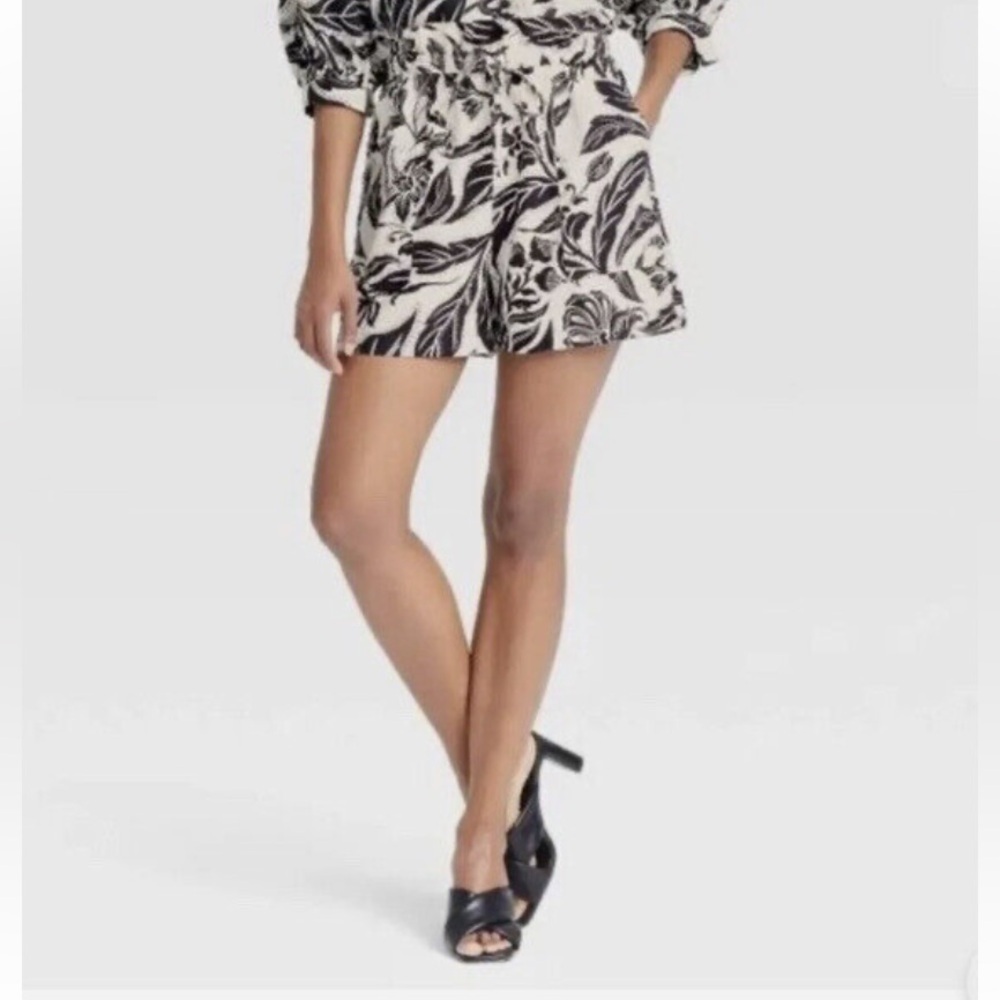 Who what wear paperbag shorts nwt 🆕